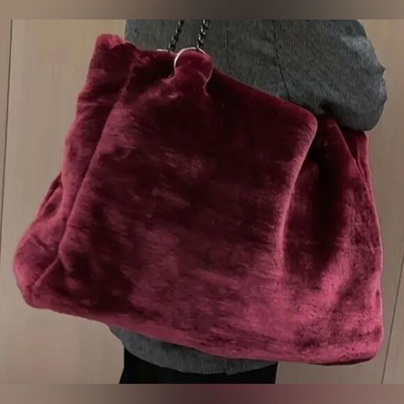 NWOT Chic Faux Rabbit Fur Large Shoulder Bag Purse Color Burgundy/ Red Wine - Picture 3 of 7